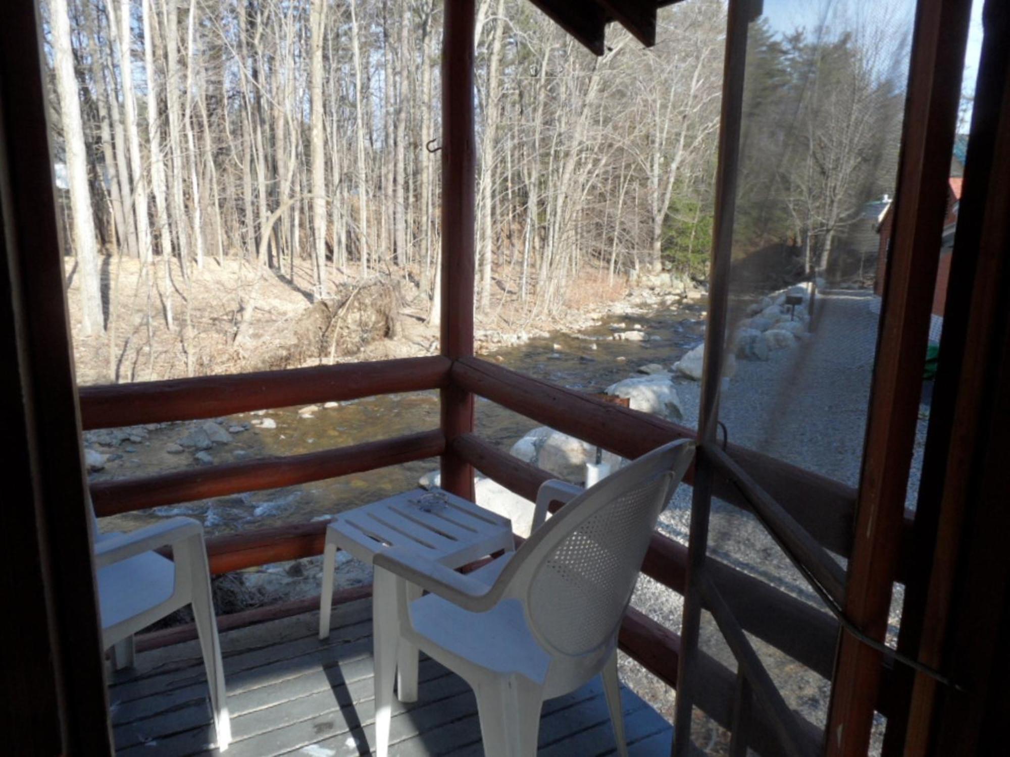 Seven Dwarfs Cabin - On The Brook Cabins Lac George Chambre photo